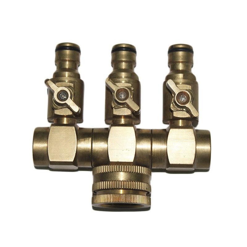 Conector triple de latón